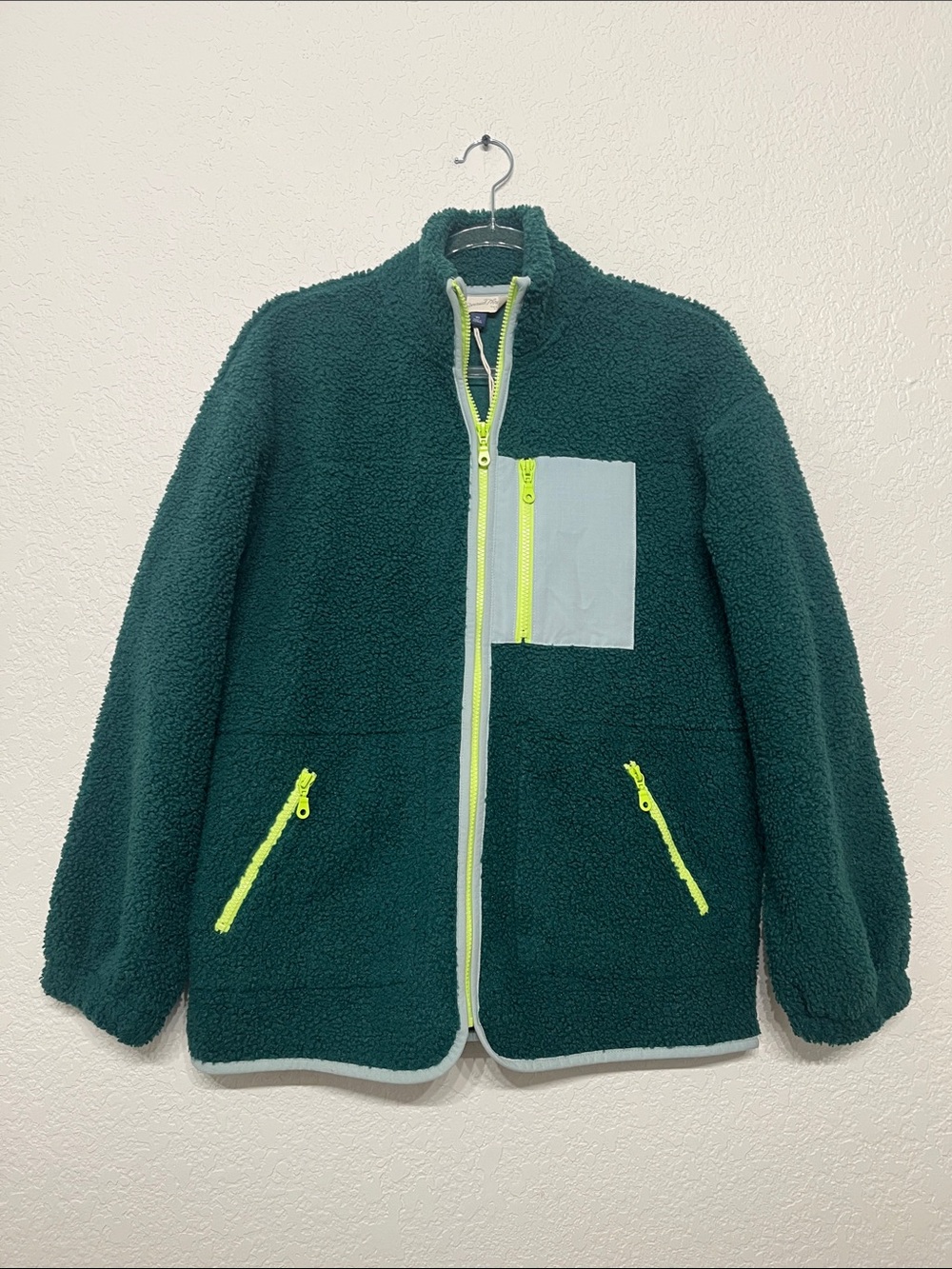 Universal Thread Women’s XS Dark Green Teddy Jacket with Neon Yellow Accents